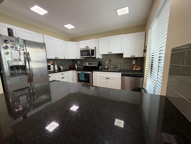 Building Photo - 2603 W 60th Pl