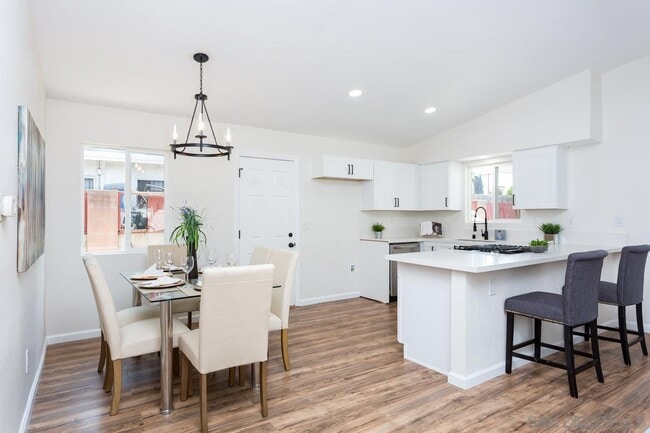 Building Photo - 534 Jeffree St