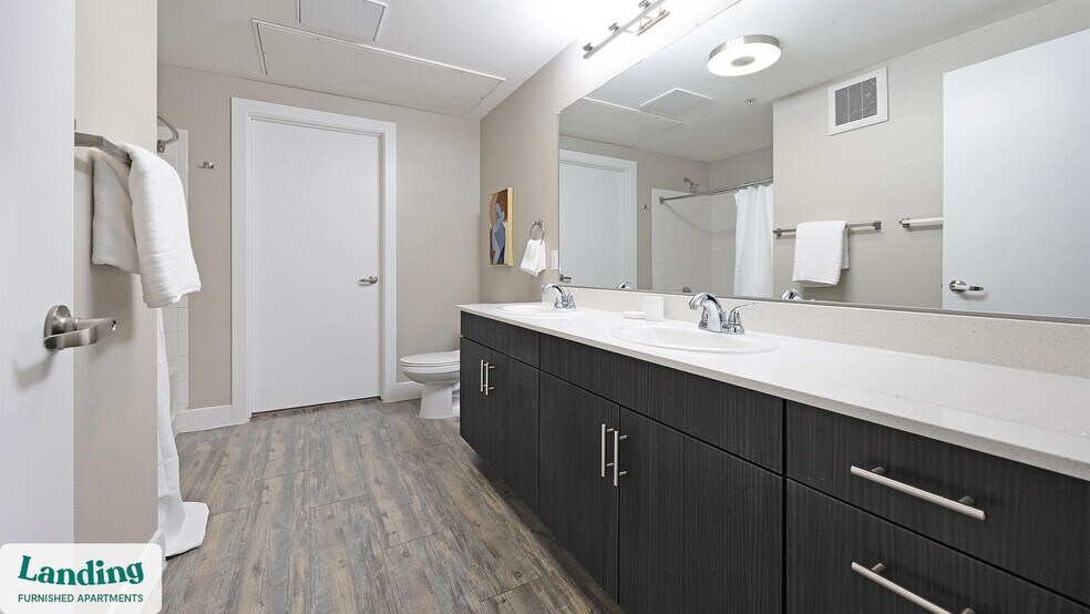 Building Photo - 1000 S Broadway