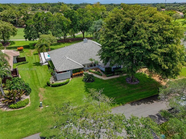 Building Photo - 15 Balfour Rd E