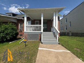 Building Photo - 3-Bedroom Home with Fireplace, Fenced Yard...
