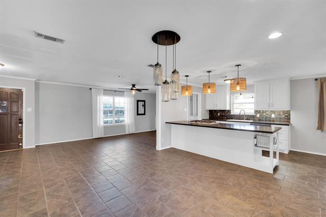 Building Photo - 202 Vanderbilt Ln