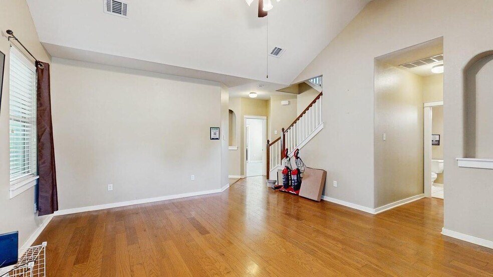 Building Photo - Beautifully updated home in a peaceful Geo...