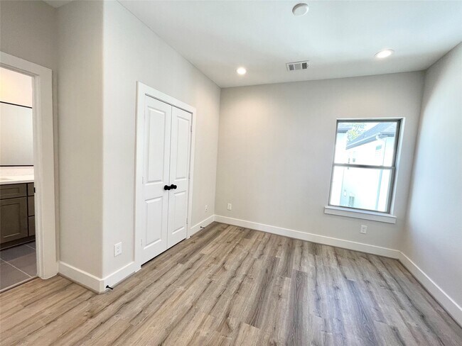 Building Photo - 3716 Creekmont Gardens Ln
