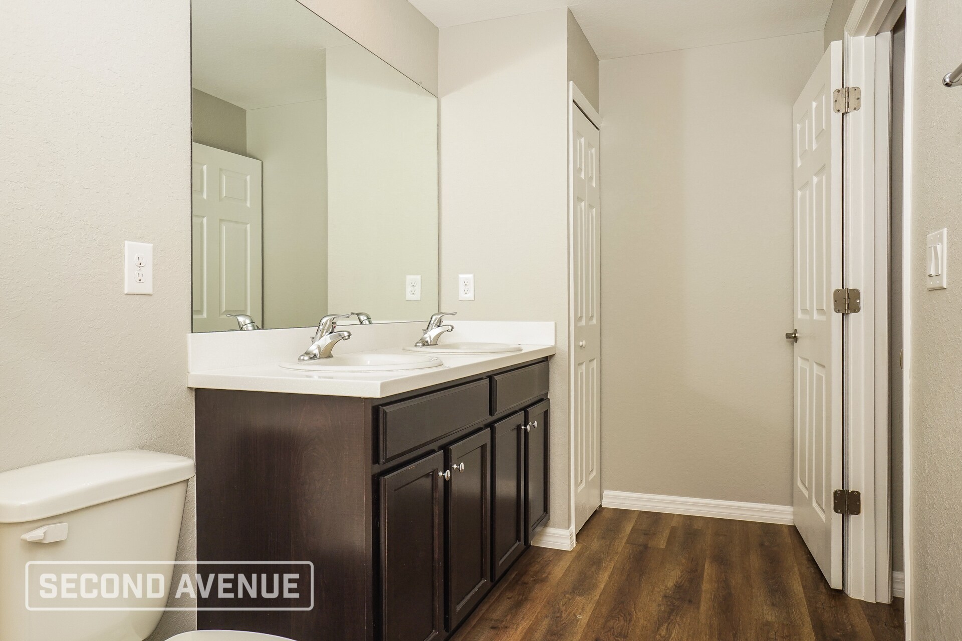 Building Photo - 105 Sherbourne St