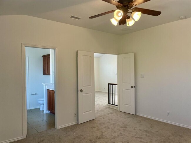 Building Photo - 8725 White Ibis Dr