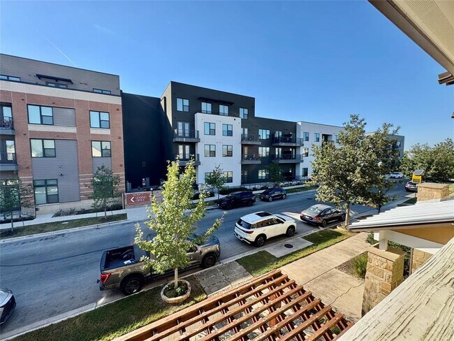 Building Photo - 3919 Vaughan St