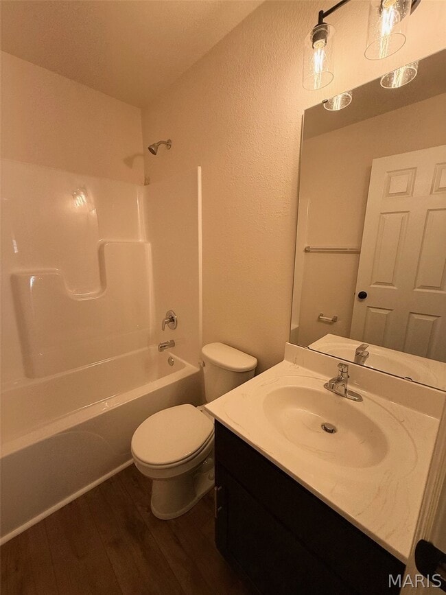 Building Photo - 9618 Maple St