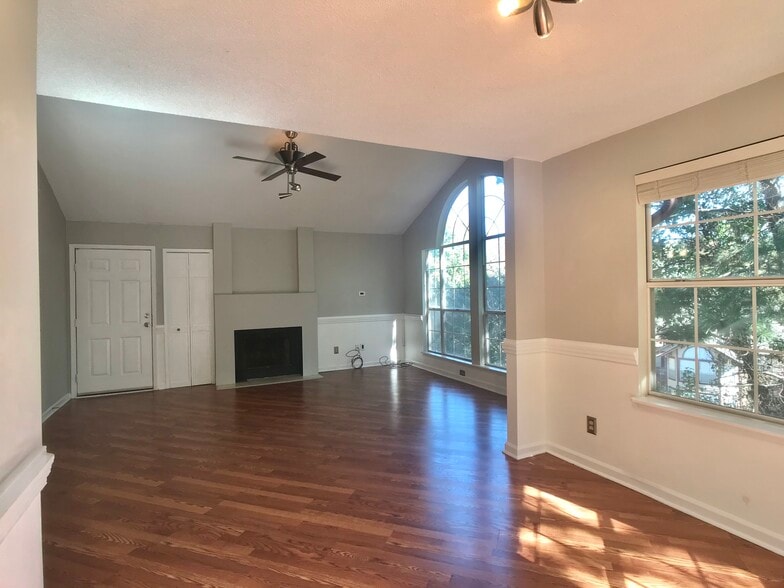 Building Photo - 709 Cypress Pointe St