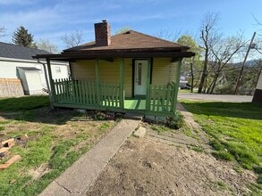 Building Photo - 843 1/2