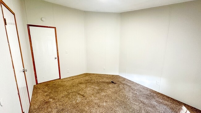Building Photo - 16487 Brittany Way