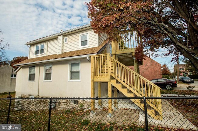 Building Photo - 2530 Chestnut Ave