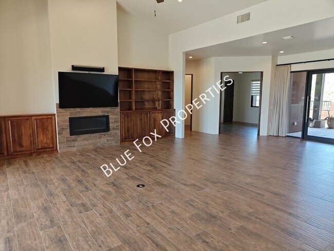 Building Photo - 13037 N Red Quail Pl