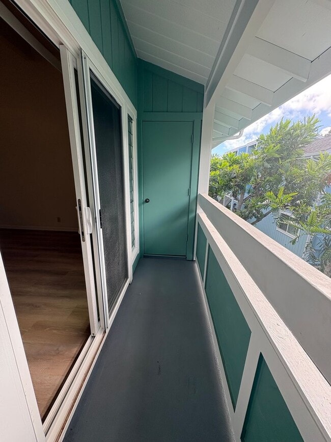 Building Photo - $3,000 / 2-BR / 2-BATH Townhouse with 1 parking Stall - HOKULANI IN KAILUA, 900 sq ft.