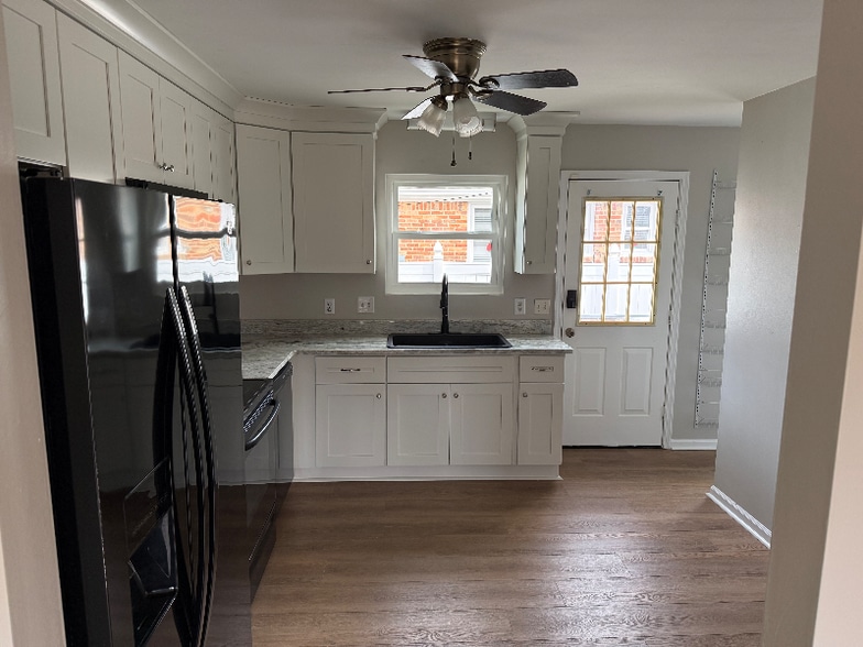 Building Photo - 4605 Lee Ave