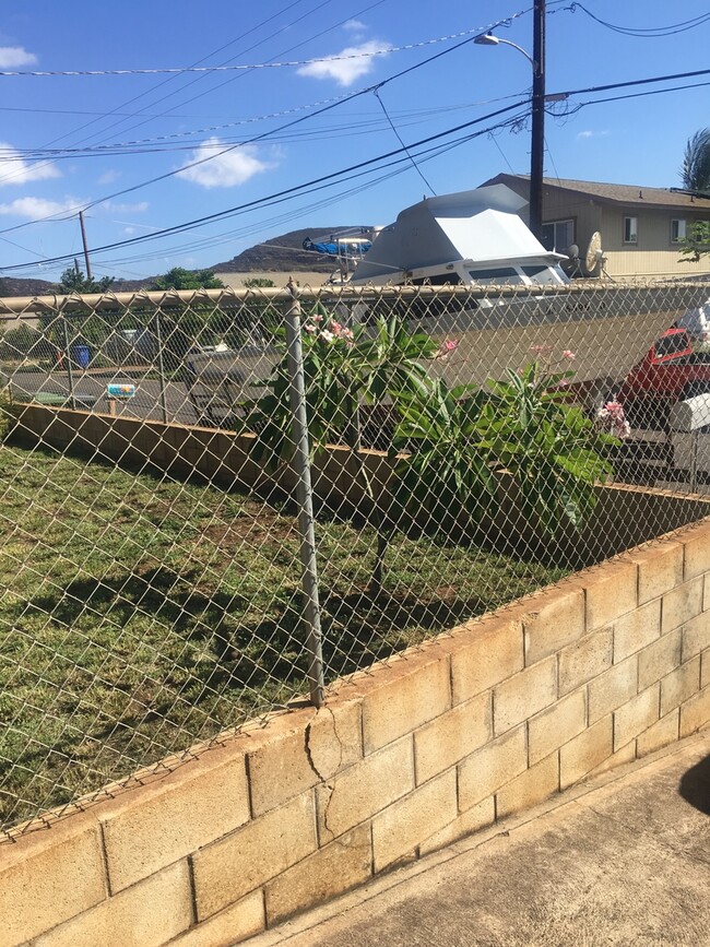 Building Photo - Single family 3 bedroom