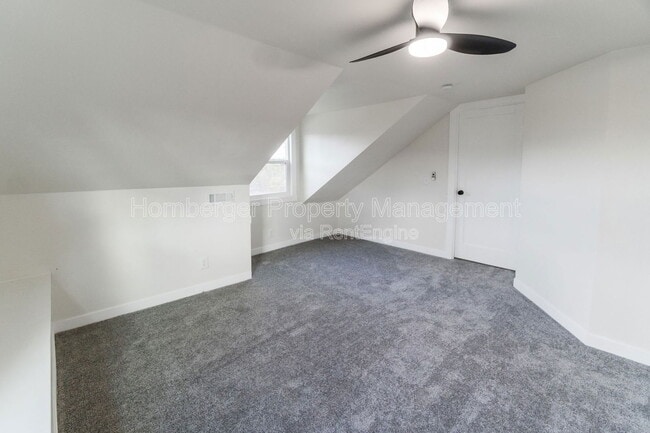 Building Photo - 1909 S Garden Springs Rd