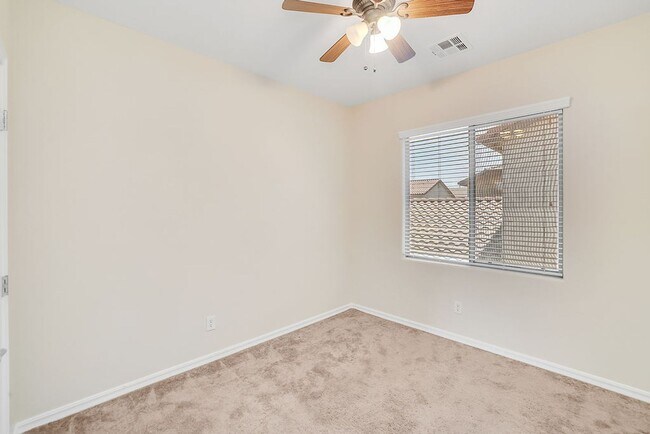 Building Photo - Great Queen Creek Location!