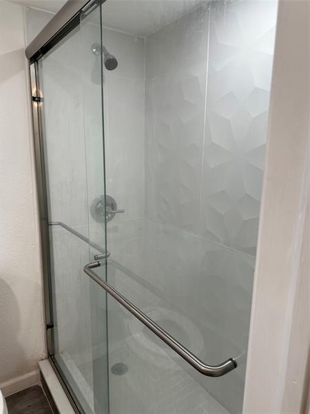 Building Photo - 3740 Inverrary Dr