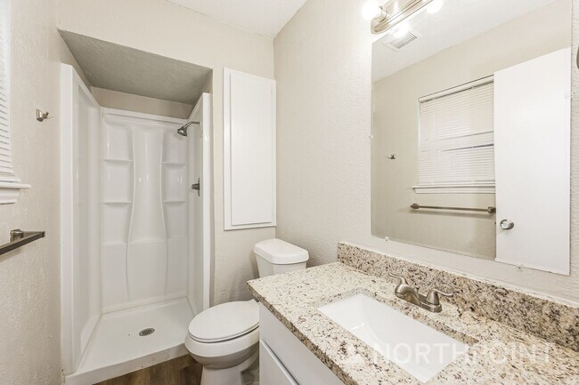 Building Photo - 4 BR/2BA | Newly Renovated Single Family Home | Covered Patio  | Fenced backyard!