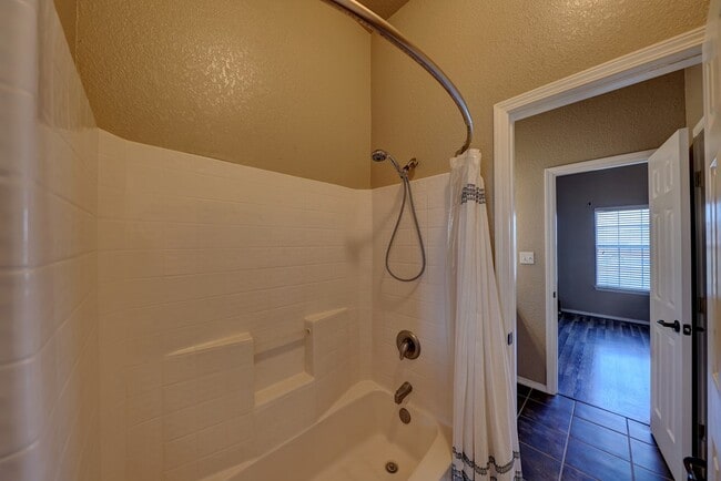 Building Photo - 2105 W Brunson St