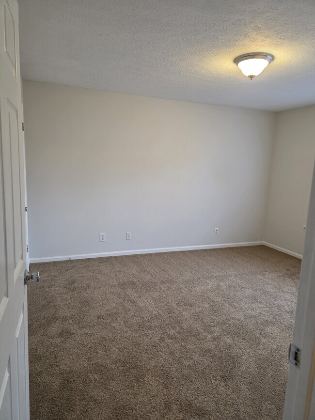 Building Photo - 107 Dogwood Cir