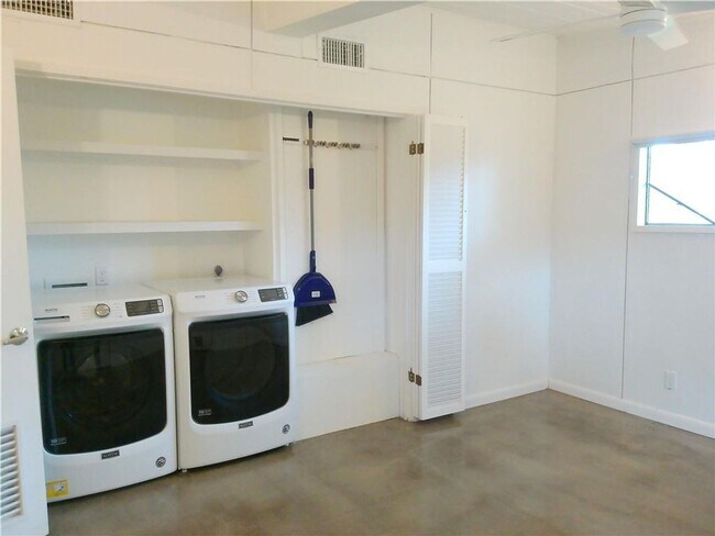 Building Photo - 219 Purl Pl