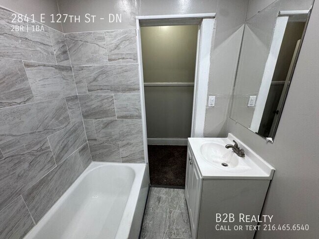 Building Photo - 2841 E 127th St