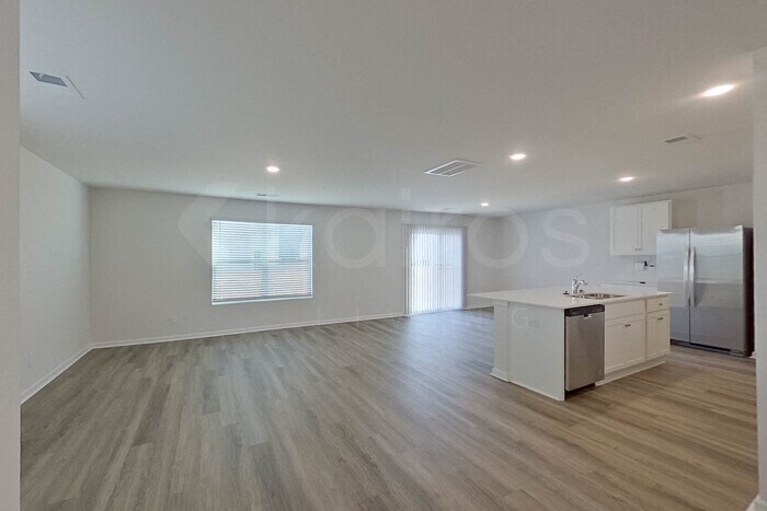 Building Photo - 111 Overstreet Way