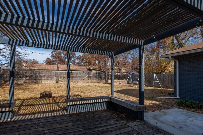 Building Photo - 6002 E 8th St N