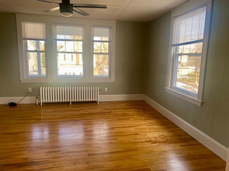 Building Photo - 60 Noyes St