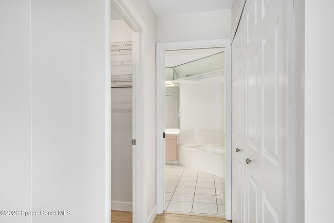 Building Photo - 5 Cache Cay Dr