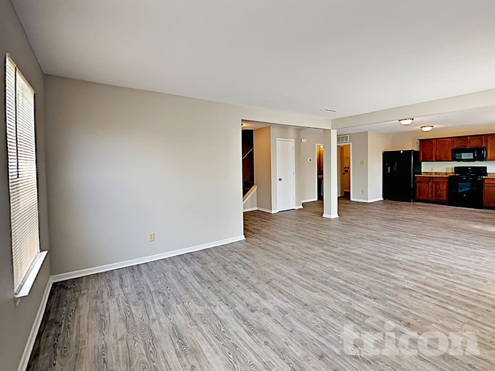 Building Photo - 10152 Golden Dr