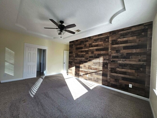 Building Photo - 6641 Midfield Dr