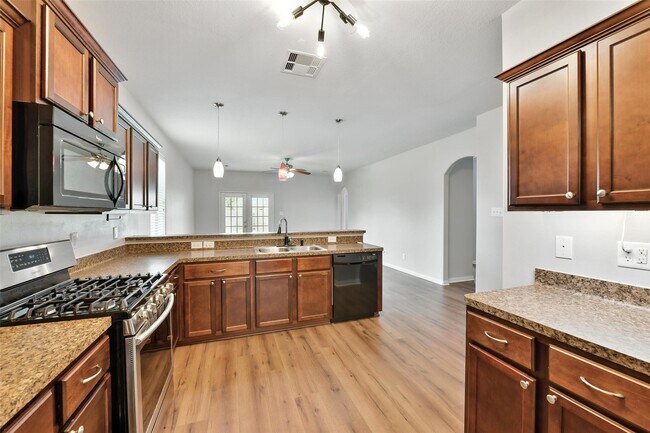 Building Photo - 737 Grassy Knoll Ln