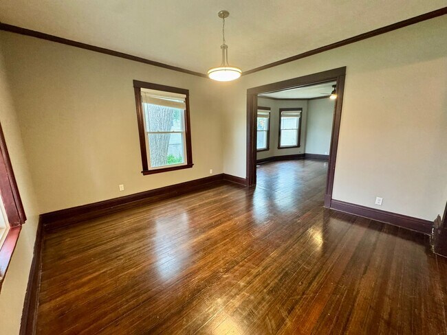 Building Photo - 112 S 36th St