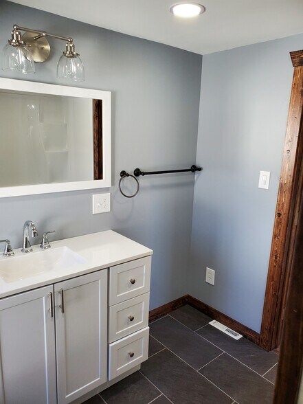 Building Photo - 189 E 2nd St