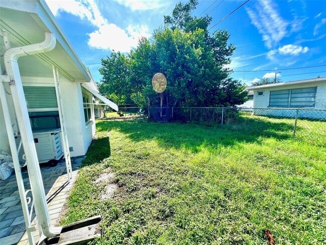 Building Photo - 4640 Taray Ln