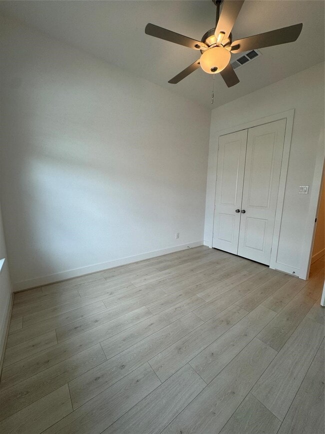Building Photo - 7129 Carriage Lgt Dr