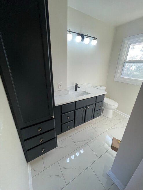 Building Photo - 5963 Teakwood Dr