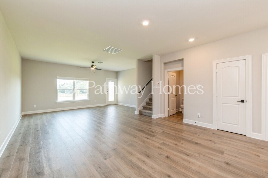 Building Photo - 619 Brookside Dr
