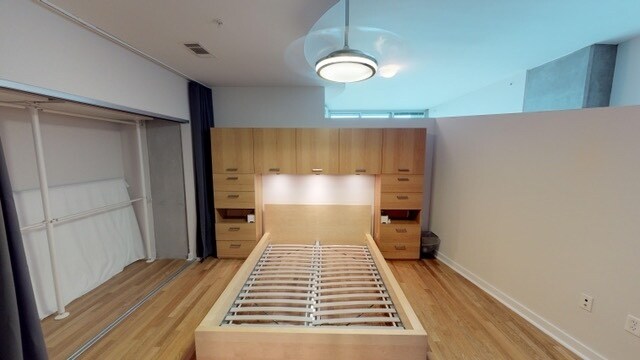 Building Photo - Stunning Center City High Rise Condo on th...