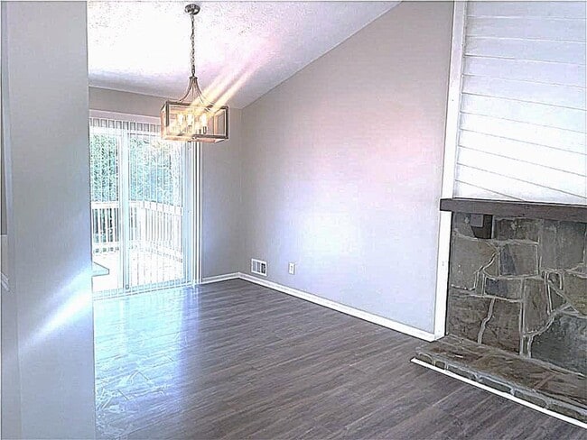 Building Photo - 3205 Brownlee Way