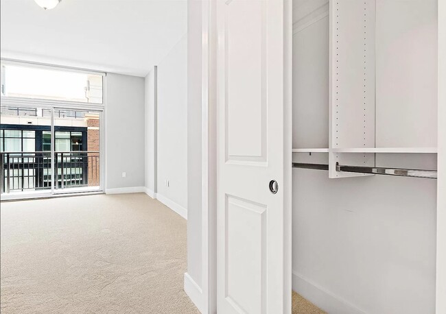 Main BR Hall at Closet looking out to BR - 140 W Franklin St