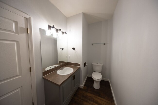Building Photo - 4 Bedroom house in Hazel Dell - AC, large ...
