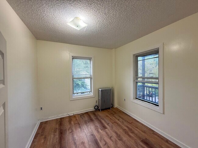 Building Photo - 60 Lucerne St