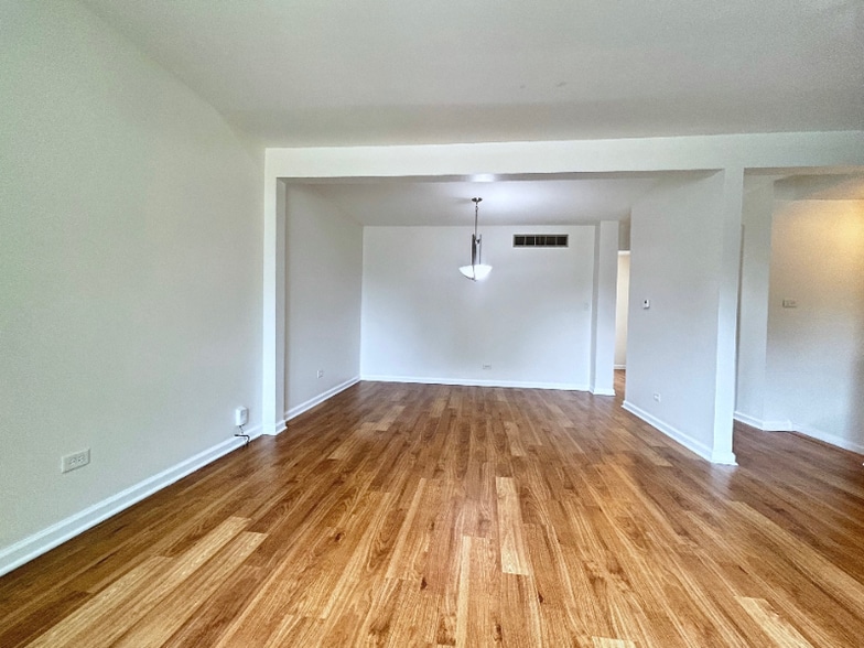 Building Photo - 1949 Governors Ln