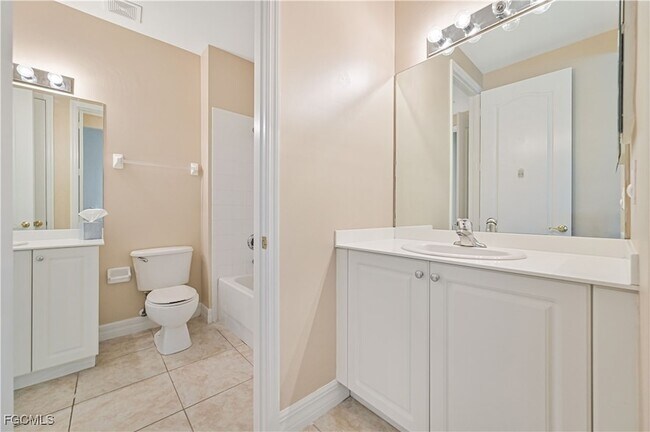 Building Photo - 6051 Jonathans Bay Cir