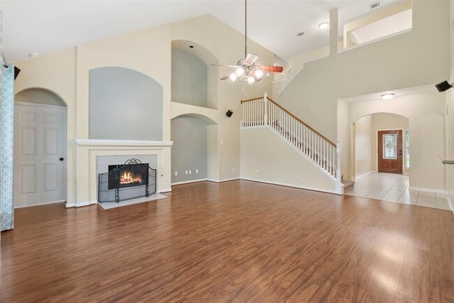 Building Photo - 25727 Shady Spruce Ln