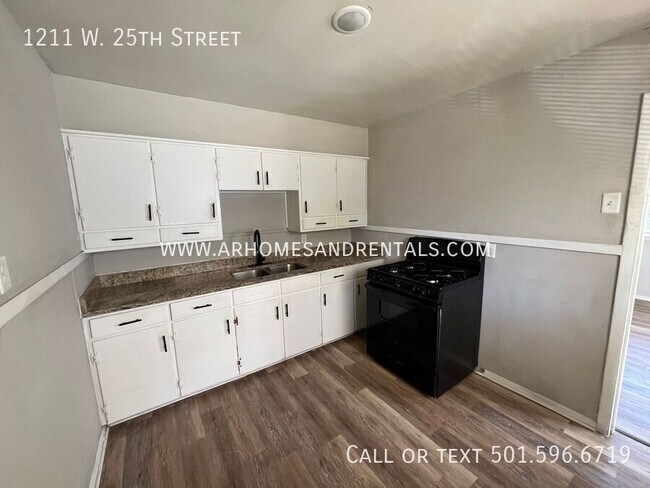 Building Photo - 1211 W 25th St